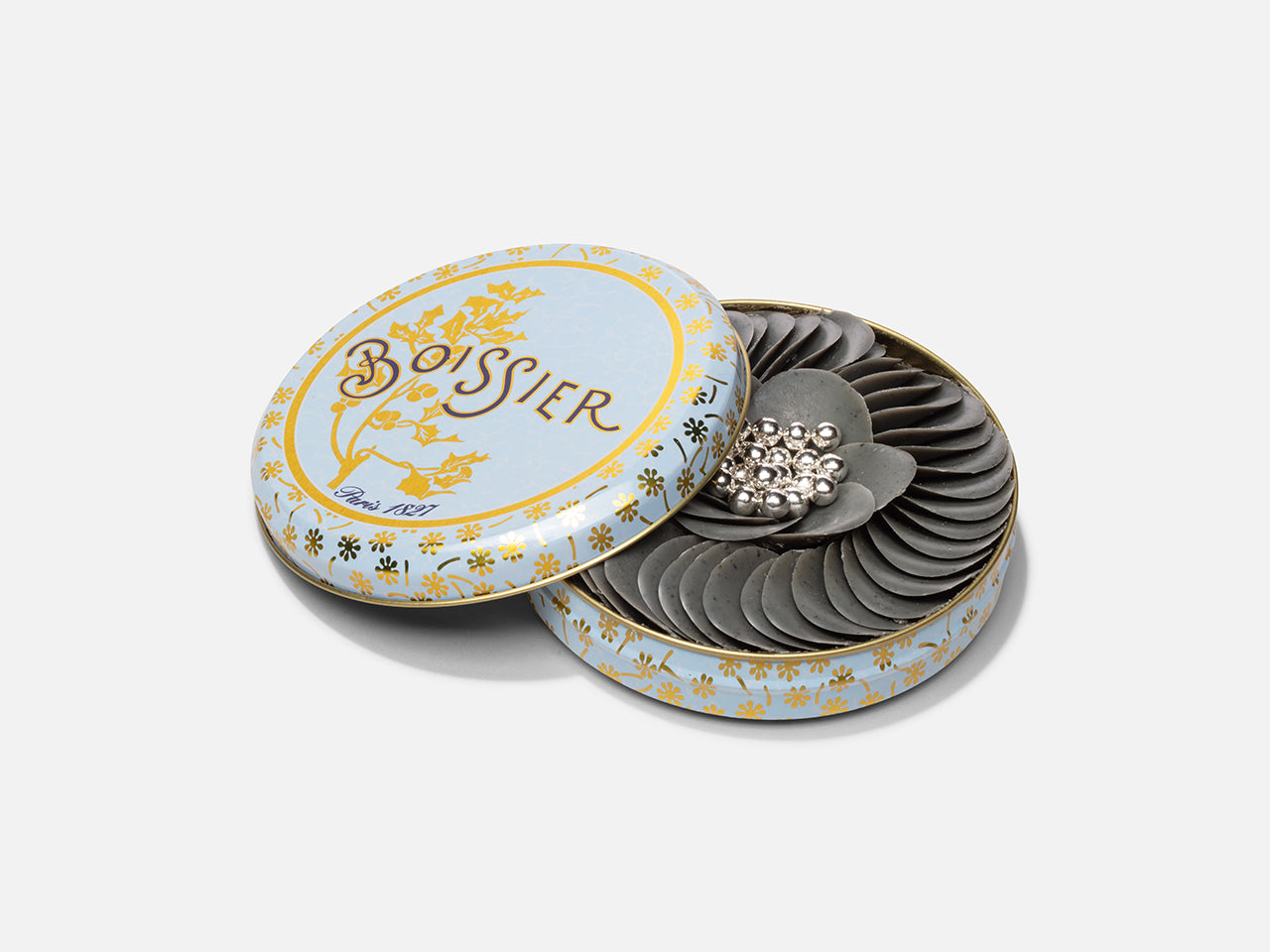 Boîte de pétales de chocolat au sésame et perles argentées couvercle superposé